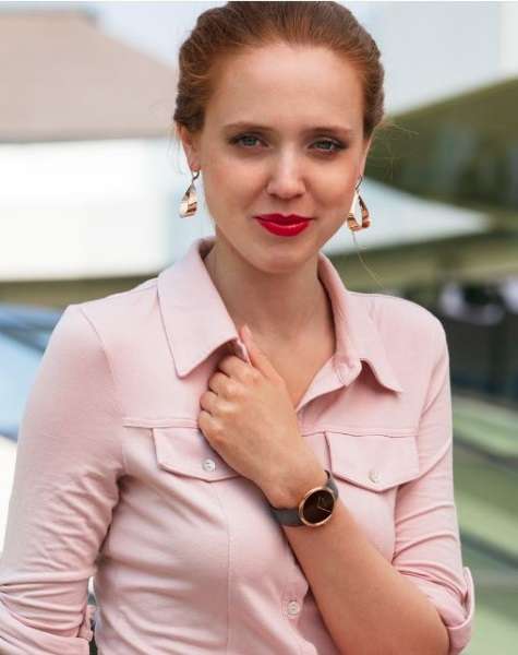 Reloj Elixa Beauty Analógico de acero rosado con Brazalete de malla marrón