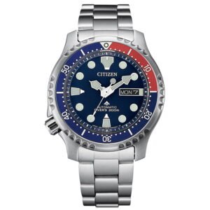 Reloj Citizen esfera azul y parte roja con exterior con correa plateada de acero inoxidable.