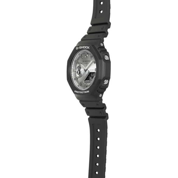 Reloj Casio G-Shock GA-2100SB-1AER con exterior en negro mate y esfera en color plateado.