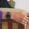 Reloj Casio G-Shock de acero monocolor azul metalizado.