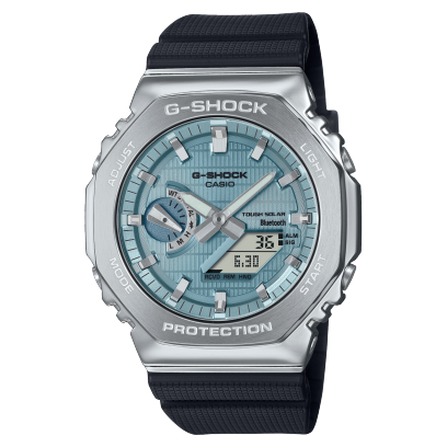 Reloj Casio G-Shock esfera azul y exterior metálico.