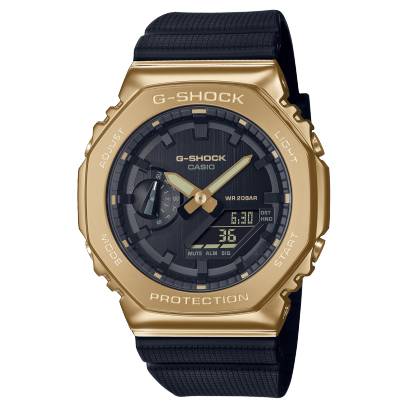 Reloj Casio G-Shock esfera en negro y exterior en dorado metalizado.