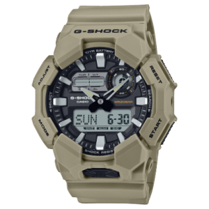 Reloj Casio G-Shock esfera negra y exterior beige.