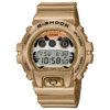 Reloj Casio G-Shock de acero exterior dorado y esfera en negro.