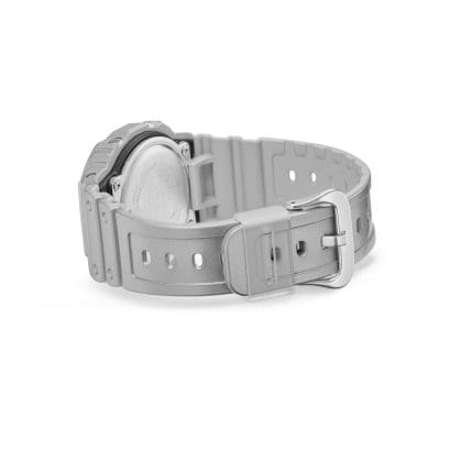 Reloj Casio G-Shock esfera y exterior de color gris translúcido.