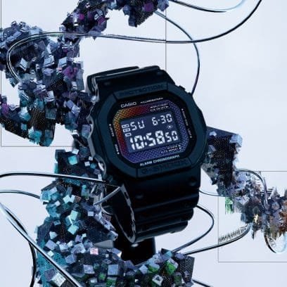 Reloj Casio G-Shock con bisel de acero inoxidable negro.