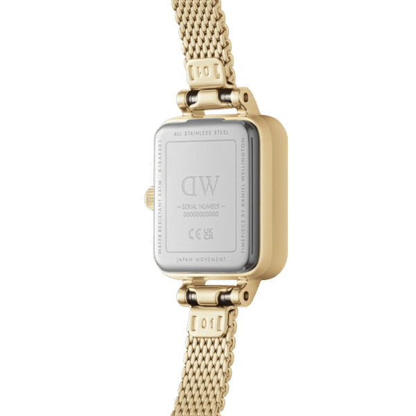 Reloj Daniel Wellington esfera en verde con toques dorados y exterior dorado.