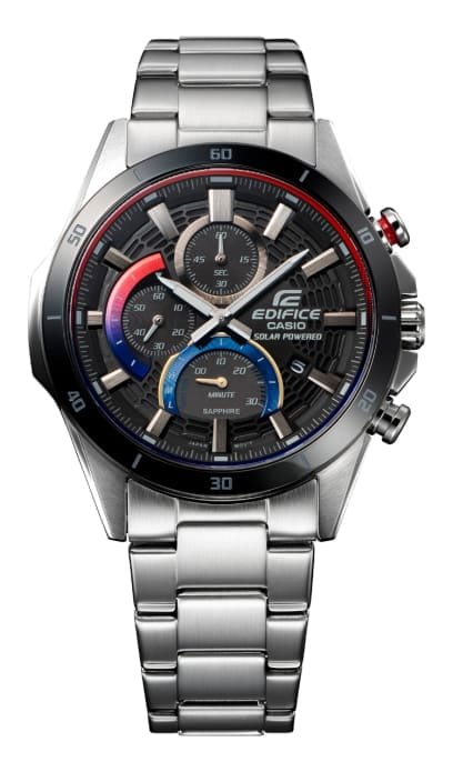 Reloj Edifice con bisel de acero inoxidable plateado.