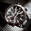 Reloj Edifice con bisel de acero y carbono negro.