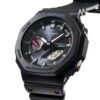 Reloj Casio G-Shock esfera negra con toques azul y rojo y exterior del mismo color.