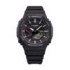 Reloj Casio G-Shock esfera negra con toques azul y rojo y exterior del mismo color.