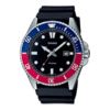 Reloj Casio con esfera negra y con la correa del mismo color aunque la caja es bicolor azul y roja.