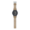 Reloj Casio G-Shock con esfera de color negro y correa en color beige.