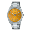 Reloj Casio con esfera de color naranja con toques en gris y exterior de acero en color plata.
