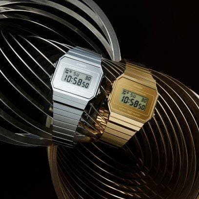 Detalle del Casio A700WEVG-9AEF, reloj digital con acabado dorado y diseño retro.