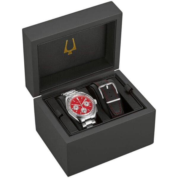 Estuche de presentación con doble correa Estuche de presentación del Bulova 96K115 con correa de cuero y brazalete.