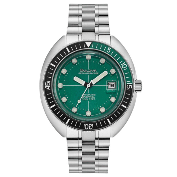 Vista frontal del reloj Reloj Bulova Oceanographer 96B322 con esfera verde visto desde el frente.