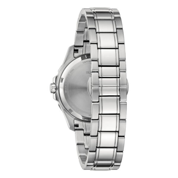 Caja y brazalete plateados – Ref. 96P248 Vista general del diseño de acero inoxidable del Bulova 96P248.