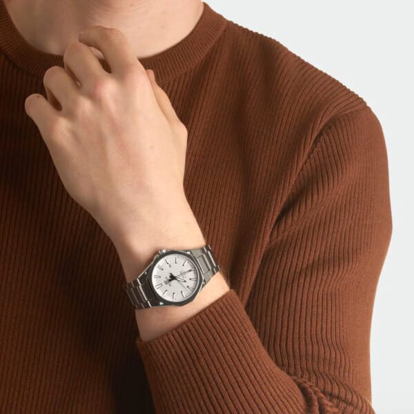 Detalle del indicador de fecha Calendario Casio Edifice EFR-S108D-7AVUEF
