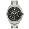 Reloj Bulova 96B258 Lunar Pilot frontal con cronógrafo plateado.