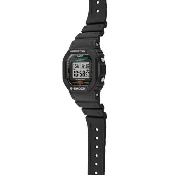 Reloj Casio G-SHOCK DW-5600UE-1ER perfil