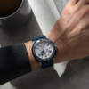 Reloj Bulova 98A225 Marine Star en la muñeca