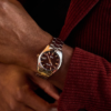 Reloj Bulova 98B422 Surveyor en la muñeca