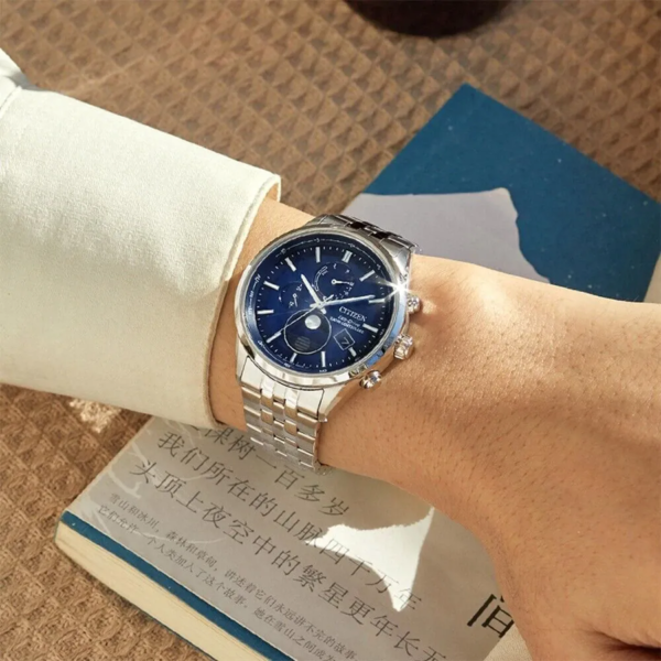 Reloj Citizen BY1030-50L Tsuki-yomi Moon Phase vista frontal esfera azul